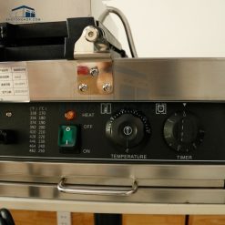 Máy làm bánh dép Crocs